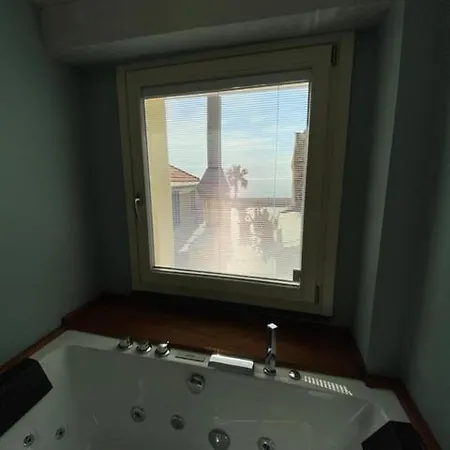 Seaview Terrace Jacuzzi Parking Διαμέρισμα